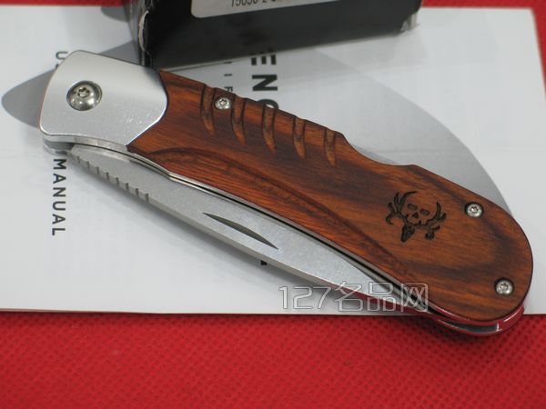 美国蝴蝶Benchmade15050-2檀木柄折刀