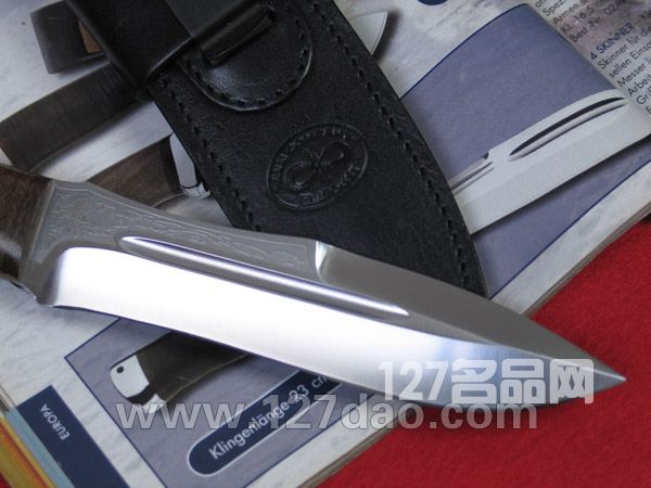 蝎子攻击刀