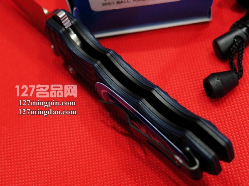 美国蝴蝶Benchmade 300-1 蓝黑G-10柄鳍轴锁全刃折刀