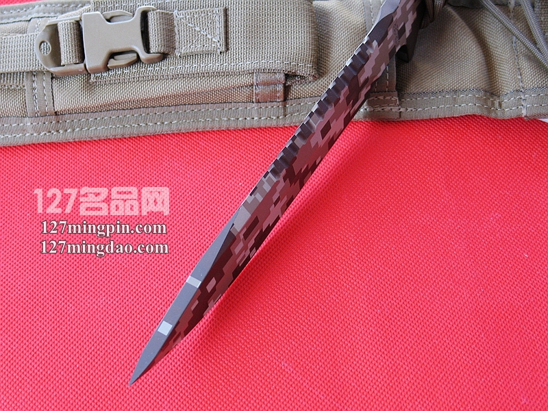 美国挺进者Strider D9 特别版数码涂层 战术刀