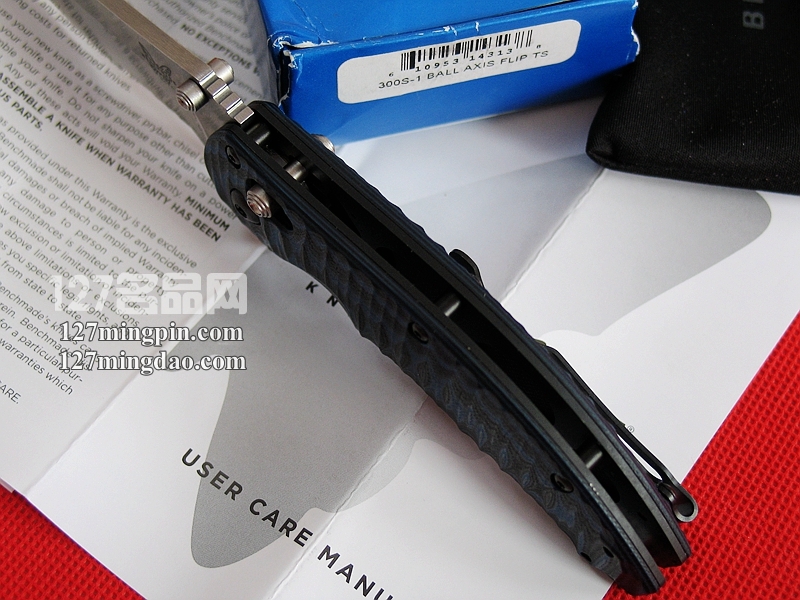 美国蝴蝶 Benchmade 300S-1半齿 蓝色柄经典折刀