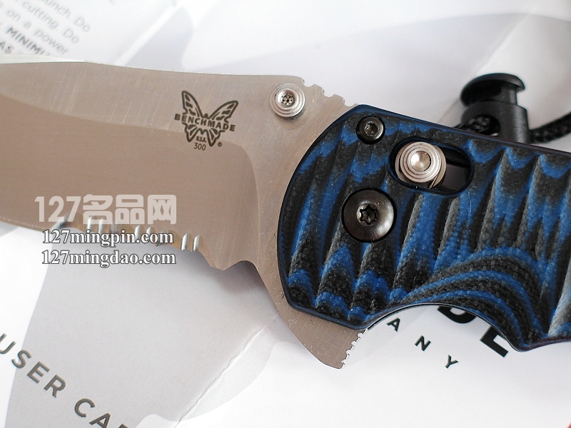 美国蝴蝶 Benchmade 300S-1半齿 蓝色柄经典折刀