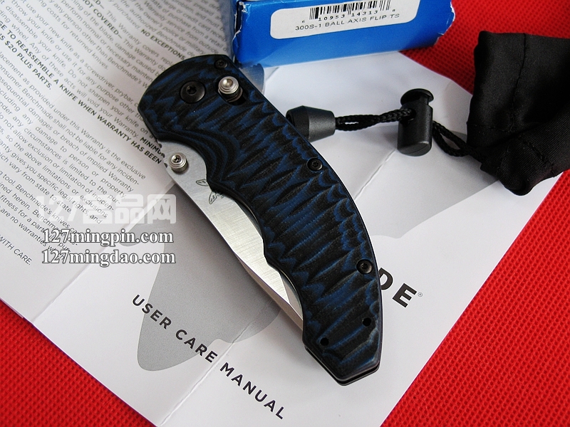 美国蝴蝶 Benchmade 300S-1半齿 蓝色柄经典折刀