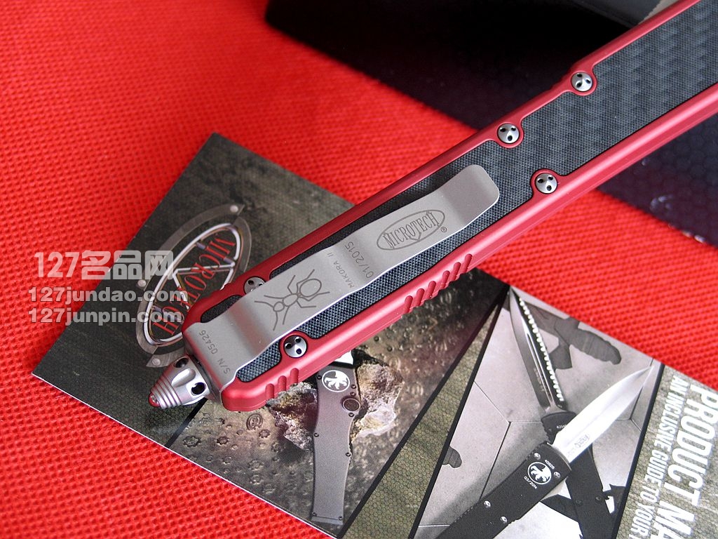 美国微技术 MICROTECH 106火红圣蚂蚁II代碳纤维镶嵌柄军刀