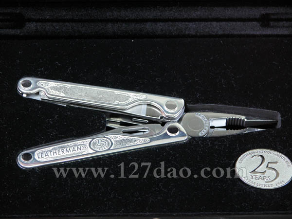 莱泽蔓LEATHERMAN 银柄纪念版