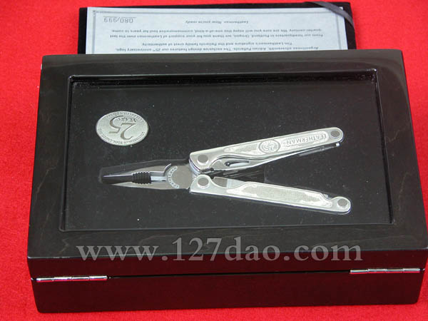 莱泽蔓LEATHERMAN 银柄纪念版