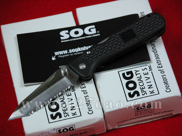 美国哨格小型战术折刀 SOG-S84S