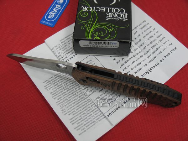 美国蝴蝶Benchmade 15020S-2核桃木柄折刀
