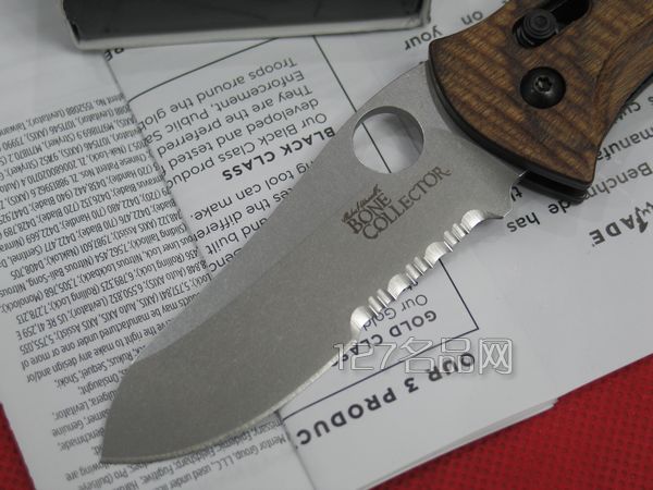美国蝴蝶Benchmade 15020S-2核桃木柄折刀