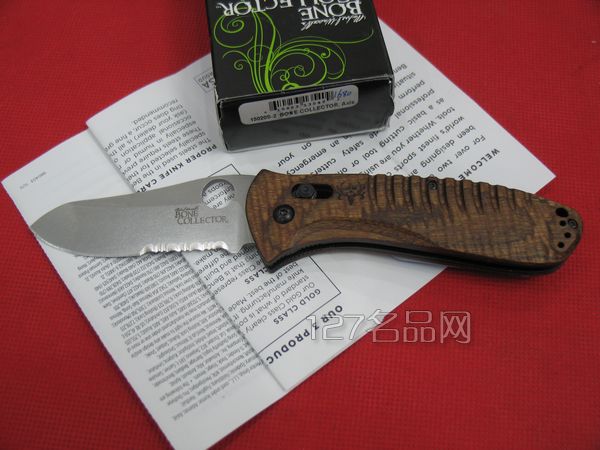 美国蝴蝶Benchmade 15020S-2核桃木柄折刀