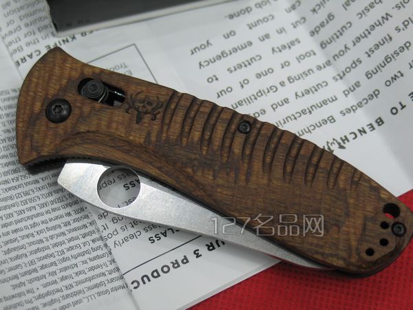 美国蝴蝶Benchmade 15020S-2核桃木柄折刀
